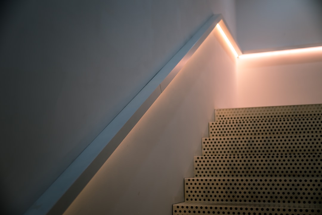 Comment isoler une montee d'escalier : guide pratique pour garder la chaleur