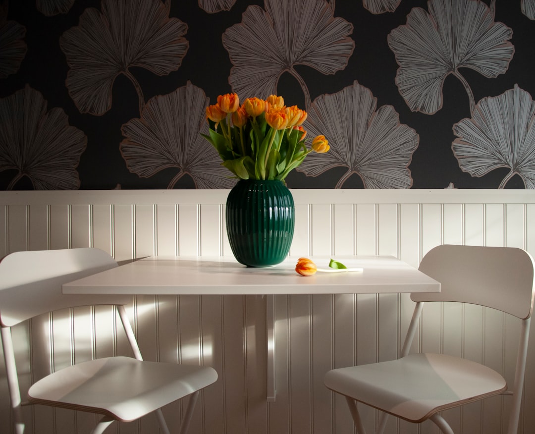 Tables de nuit IKEA à petit prix : KULLEN, TARVA et les bons plans 2026