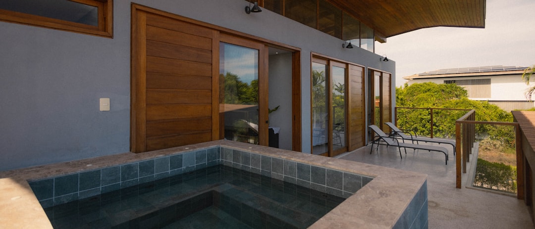 Récupération eau piscine : comment remplir son bassin en économisant l'eau