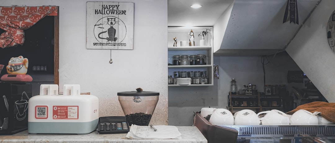 Salon brun : idées déco, palettes et inspirations chaleureuses