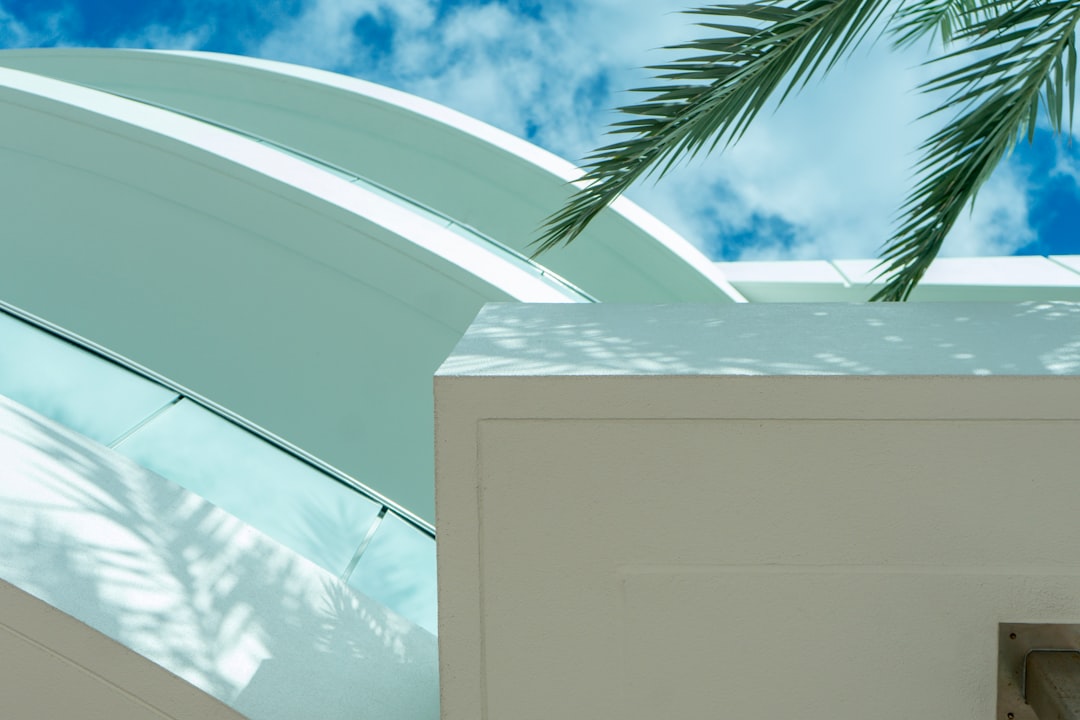 Toiture shingle : prix, pose et tout ce qu'il faut savoir en 2026